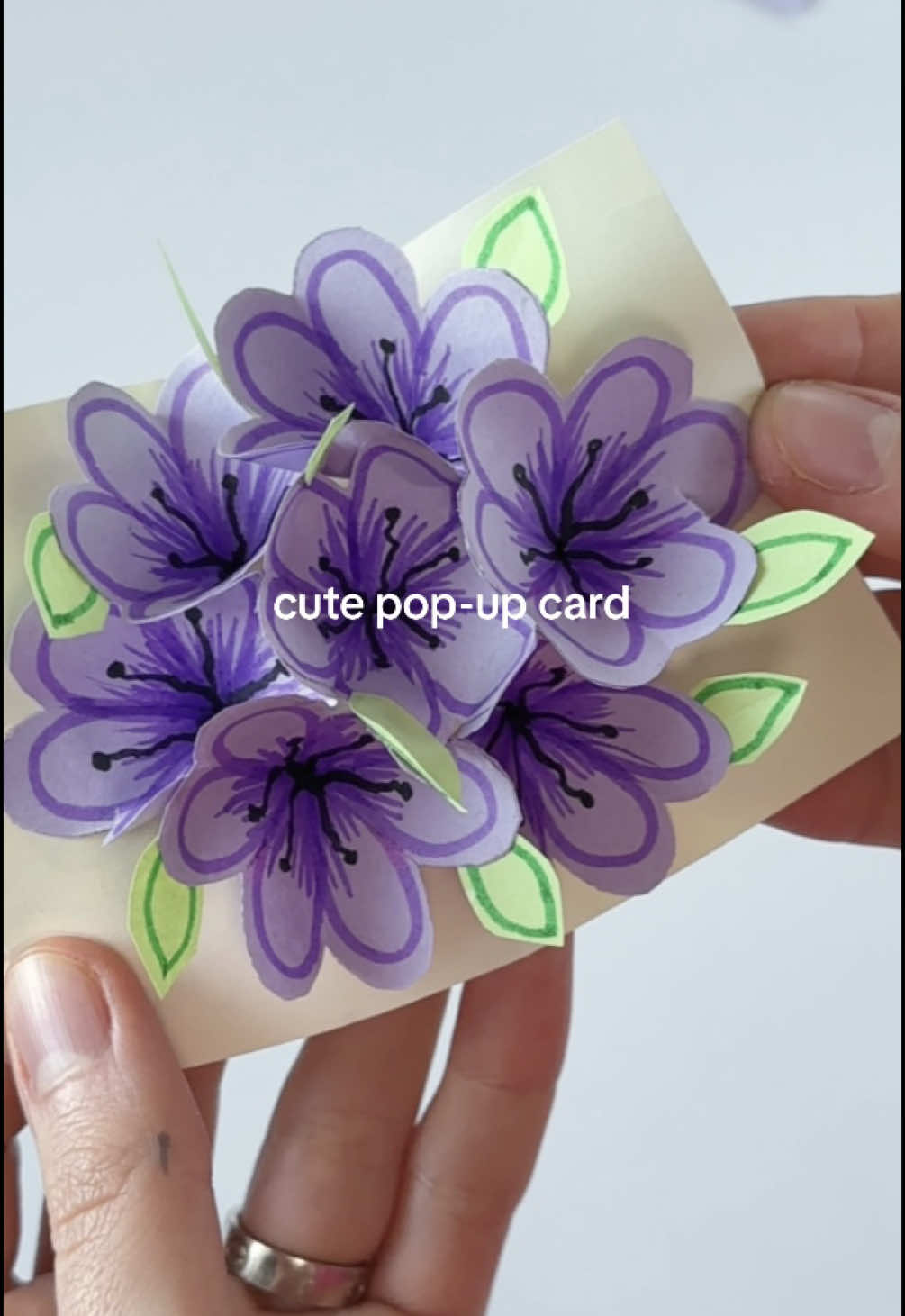 DIY Cute Pop-Up Card 🌸 How to make pop-up card💐cute gift idea  Pretty flower pop-up card #foryou #crafts #DIY #giftideas #popupcard #diycard #mothersday #womensday #mothersdaygift  #gift #tutorial #birthdaygift #giftforher #giftforgirls 