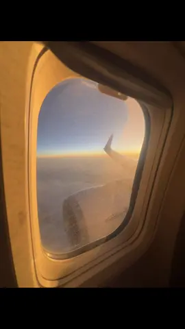 #fyp #viral #blowthisup #sunset #livephoto #plane 