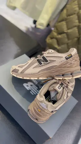 1906R Dry Stone Brown ☕️  #U1906ROB Below Srp ✅ Eta: March 13 Ph ✈️  🔗Fb Page: BRO’S QUICK FINDS 📥 DM For inquiries  💯 Brand New | Complete with Box ✈️Add shipping Fee | Nation Wide 💳 Payments Gcash | Bpi | Metrobank |BDO ✅Original | Authentic | Money Back Guarantee  📍Sitio Cento, Tibagan Tarlac City ❌ Please No To Joy Reserver  BRO’S QUICK FINDS is not associated or affiliated with any of the brands featured. All trademarks and copyrights are reserved to the original brand owners.