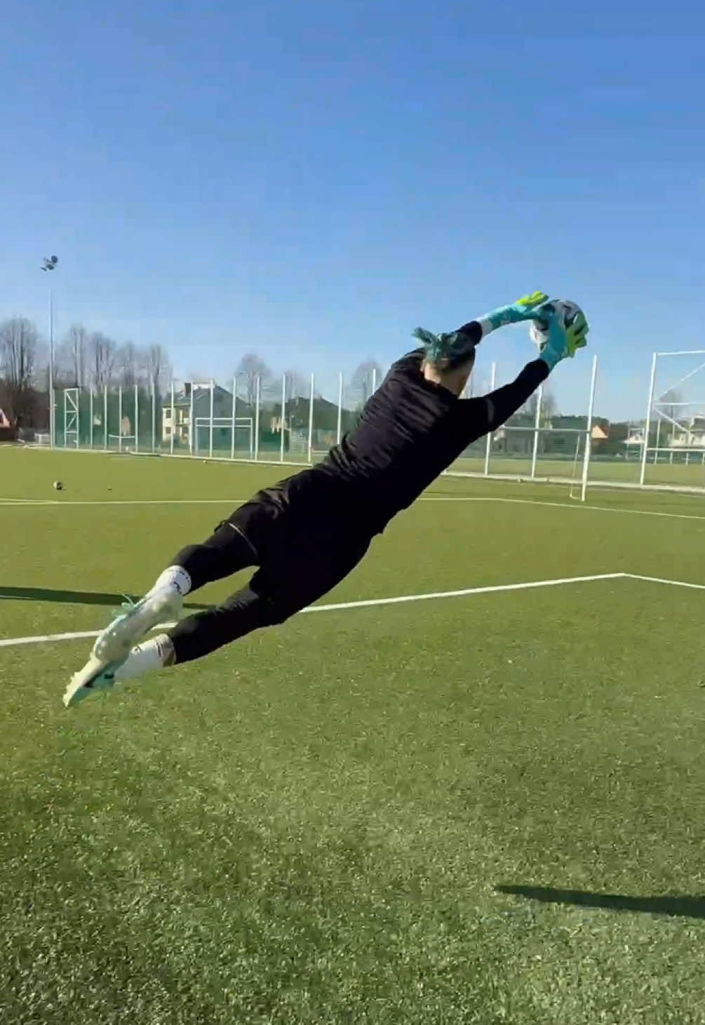 Brakuje wody to śnieg pomaga 🧤❄️ #goalkeeper #dlaciebie 