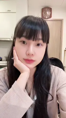 Chị Hà Linh rewieu ngũ cốc CaLbee #xuhuongtiktok #ngucoc #ănvat #halinhreview #ăncungtiktok 