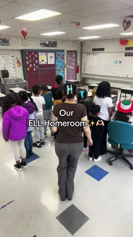 we had some extra time today🥹 love these babies🩷✨ @Mrs. Perez  #greenscreen #teachersoftiktok #teacher #school #eslclass #esl #dancing #dance #homeroom 