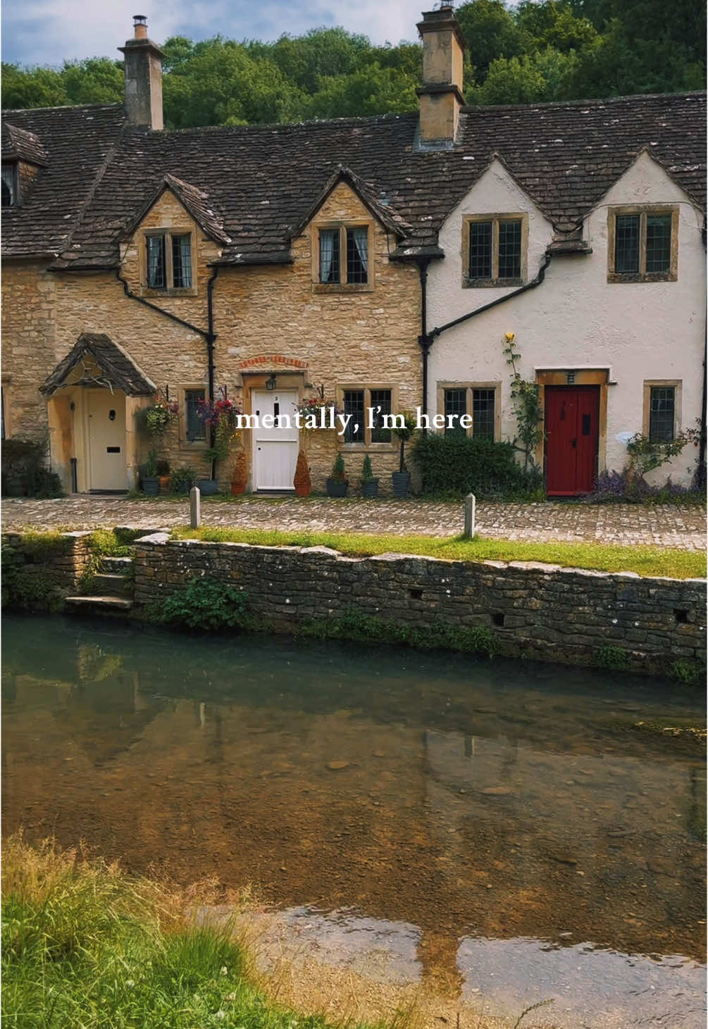 anyone else officially spring dreaming? 💐 ready for spring rains and the smell of fresh grass and new flowers blooming each day 🥹 #springvibes #cottagecore #cozyvibes #rainyday #cozyhome #gardening #naturelover #england #moodboard 