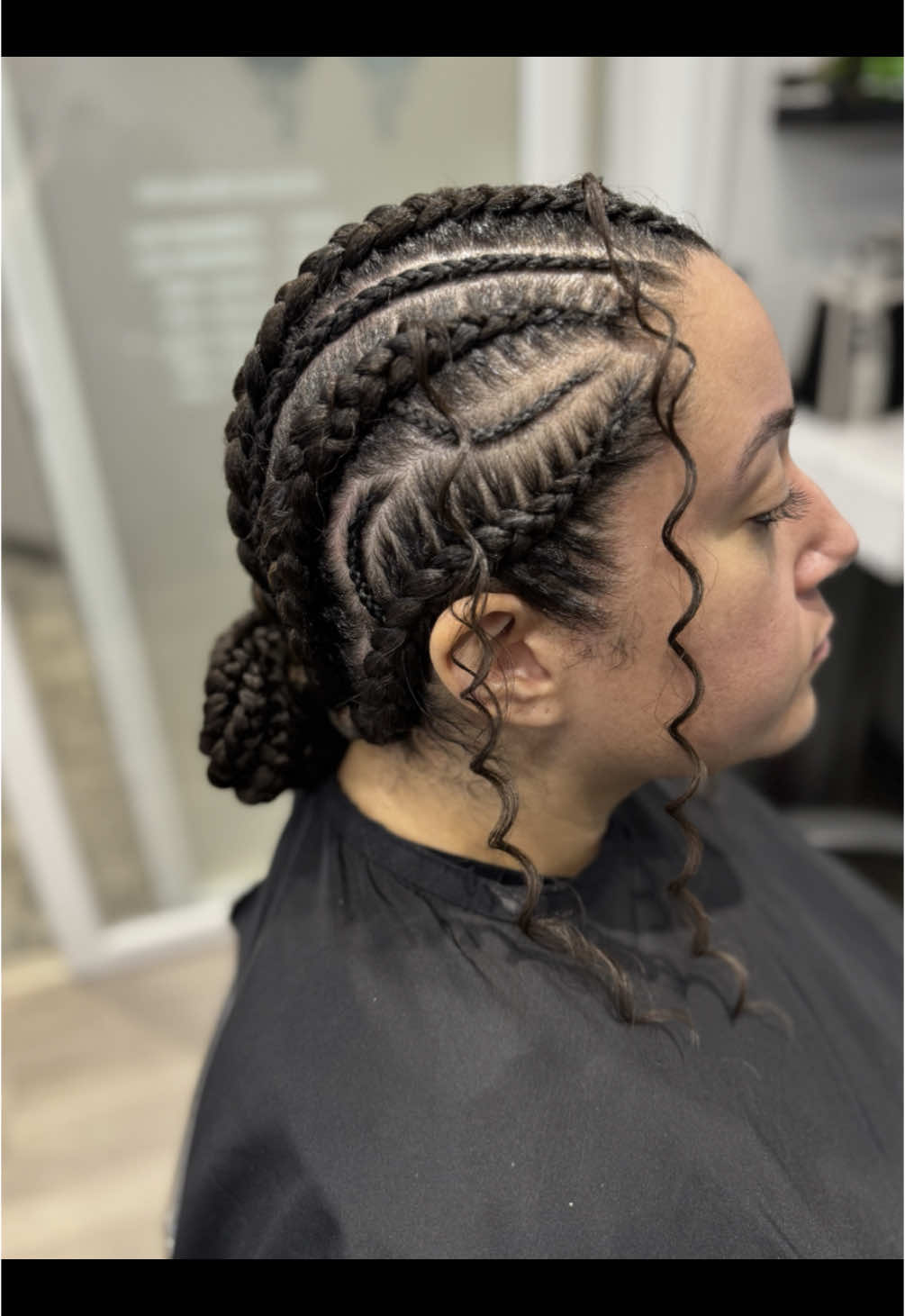 Feed in braid style 🤍 • • #naturalhair #naturalhairstyles #whitegirlbraider #cornrowsbycourtney #chicagobraider #schaumburg #schaumburgbraider #neatbraids #neatbraider #cornrows #cornrowstyles #braidstyles #freestylebraids #stitchbraids #womenbraids #feedinbraids #feedinbraidstyle #curly 