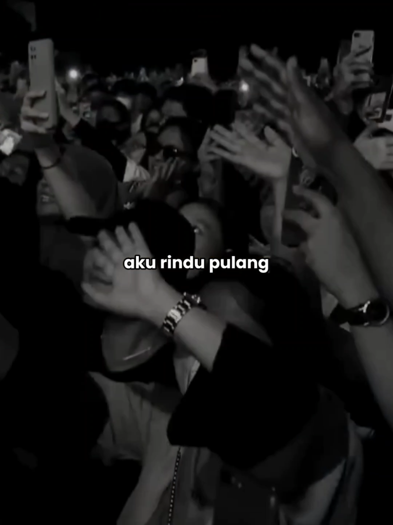 lebaran ini jadi pulang kan anak perantauan? 🎙️: @wizzbaker12 @gihonmarelofficial - Rindu Rumah #RinduRumah #WizzBaker #GihonMarel #Sahur #RinduPulang #Kangen #LaguRindu #LaguTimur #Lebaran #Mudik #Maret #2025 #Youtube #Tiktok #Spotify #LirikLagu #LirikMusik #LaguIndonesia #Viral #Trending #Senandung #Cerita #Lagu #Musik #RuangMusik #LaguViral #LaguTop #SenandungCerita #ForYouPage #FYP 