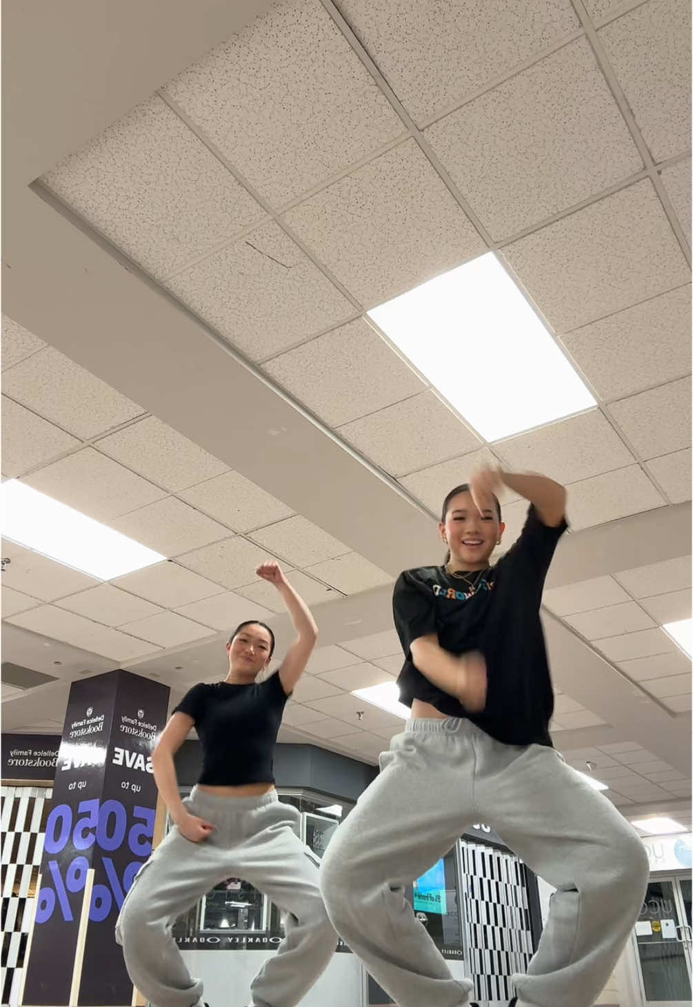 somehow we always end up matching unplanned 😅 @adrienne monique (dc: @GiaNina) #goodiebag #kyliecantrall #dance 