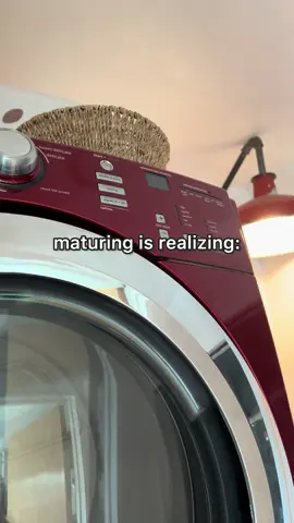 💡The thing about dryer balls is that they're really good at absorbing moisture from the air of your dryer. So good, in fact, that they reduce drying time by 25%—and often lead people to believe they cause static. In reality, it's the over-drying that's causing static. And to fix, you just have to either lower your heat settings or dryer time. The more you know... #lowwastelifestyle #lowwaste #sustainableliving #dryerballs #laundrytok #laundryhack #laundryroom 