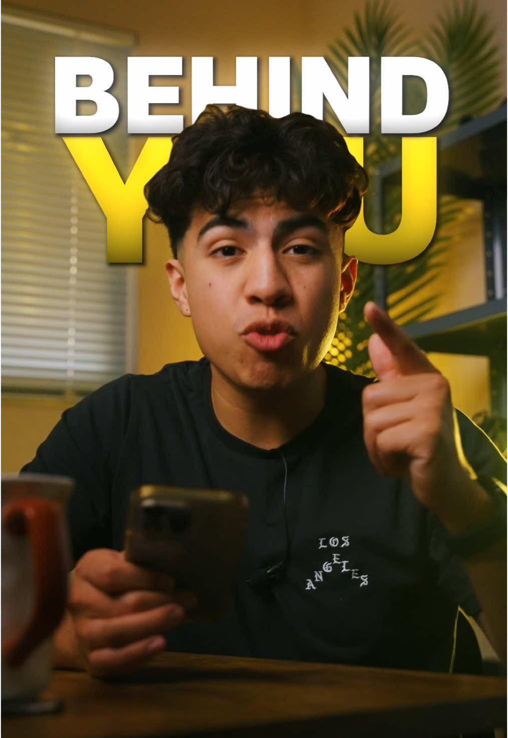 Want to put text behind you in just 30 seconds? Here’s how! In CapCut, duplicate your clip and set the second one as an overlay. Remove the background, add text, go to layers, and drag the text icon to the right. That’s it! Try it out and let me know if it works for you. #CapCutTips #EditingHacks #ContentCreation #VideoEditing #FilmmakingTricks #easyeffects 