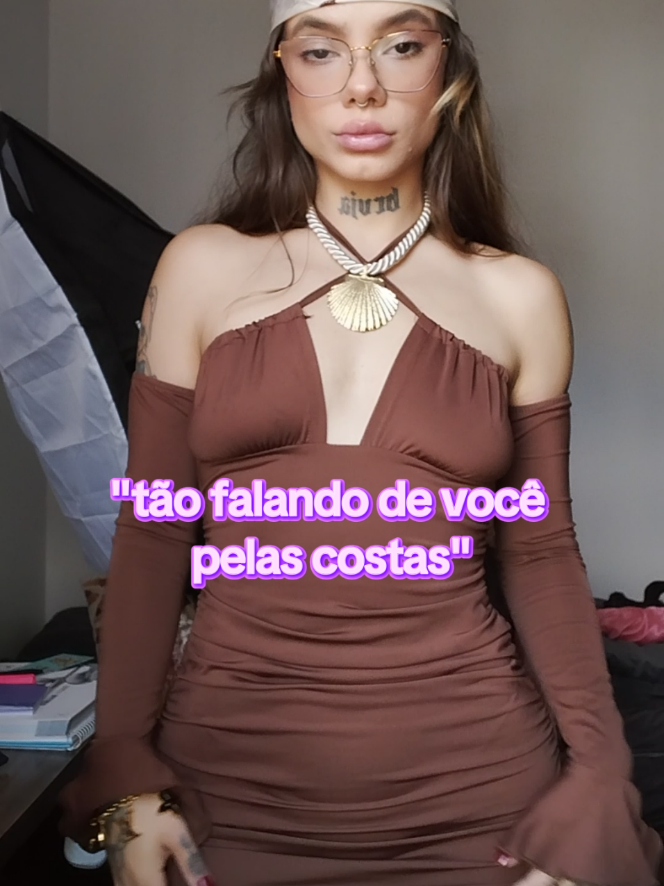 Motivos pra treinar costas 🦋🤷 #GymLife #backday #SelfCare #selfreminder #idgaf #hatersgonnahate 