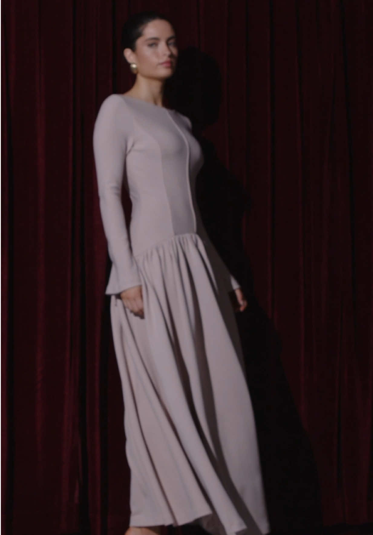 Miss Valentina. Online now. #muzaofficial #foryourepage #fyp #trendingtiktok #trendingtiktok #tiktokviral #explorepage #foryou #fashion #modestfashion #modeststyle #modestoutfits #fashionforall #HijabFashion #fypシ゚viral #fyppppppppppppppppppppppp #fashiontrends #SmallBusiness #fashion101 #ramadancollection 