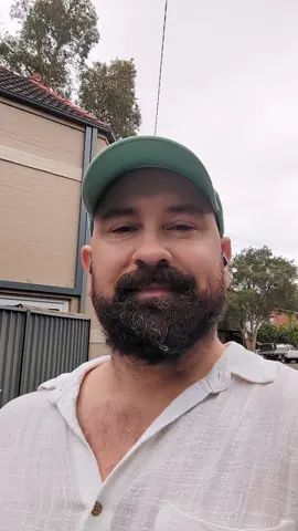 Hi! I'm Tom from Tom's Touch 🖐️ I'm a men's massage therapist in Sydney, Australia 🦘🌏😊 #massage #m2m #storytime 