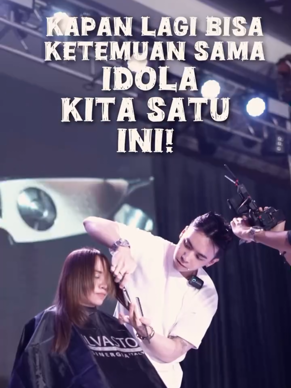 Nggak nyangka banyak banget surprise di Hallo Salon Surabaya!🤩 Kapan lagi bisa ketemuan idola kita satu ini!  Meet the Celebrity Hairstylist  Rey Nathanael & Reign Scissors Ngakuuu siapa yang kaget dengan kehadiran Kak Rey?👀🫵 And THANK YOU buat kakak-kakak PABORI yang menginspirasi sahabat salon untuk berkreasi lebih di dunia perkontenan!🌟 Dan… keseruan yang bikin kita nagih SPECIAL dari DJ Leord  🤩🤩 yang bikin nggak mau pulang!! Sampai jumpa di Next City with our newest collections!! #IlvastoHaircolors #HairInspo #SinergiaLaccademia #HairColoring #HairColorandStyleTrend #Collection2025 #coloryourcrown 