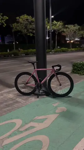 #fixedgear #fixedgear #tsunamisnm100pink #tsunamisnm100pink #fyp #fyppppppppppppppppppppppp #fixedgearphilippines #intro7aircannon #fixiebike #pizzcypher60 #fypシ 