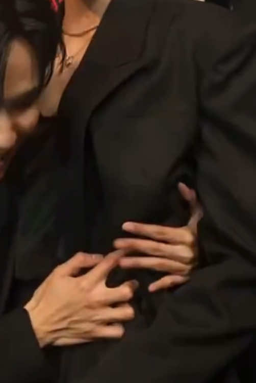 โคตรจะจึ่ง โคตรจะดีย์ นิยามมือหนาโอบเอวบางของแท้ #จูเนียร์ปณชัย #จูเนียร์ #มาร์คจิรันธนิน #จูมาร์ค #markjiruntanin #junior #จูเนียร์มาร์ค 