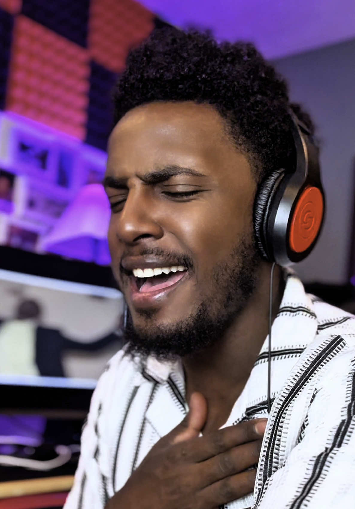 Kootaa wajjin faarfanna…#oromogospelsong #faarfannaaafaanoromoo #baacaabayyanaa #firaol81 #firaolnebi #fnbstudio  Follow—-: @Firaol Nebi , @zero2hero_firo 