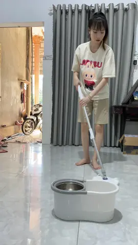 Không biết mấy bà sao chứ tui vẫn thích dùng bộ lau nhà như này nè#caylaunha360 #review #viral #fyp #xuhuong 