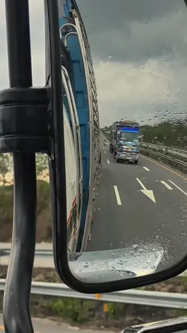 กล้องยังไม่นิ่งเท่าหน้าคนขับเลย 🤣 #บุญชอบรุ่งเรือง🚛 @บอล'น้อย'จี๊ดจ๊าด🔰🌿 