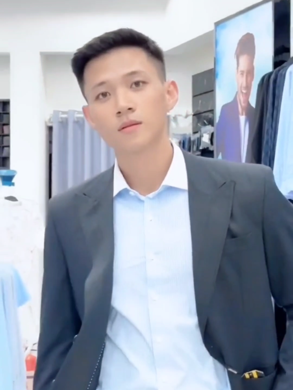 #tapgymmoingay  #hanhphucmoingay #congannhandan  #xuhuong  #tiktok  #viral  #capcutvelocity 