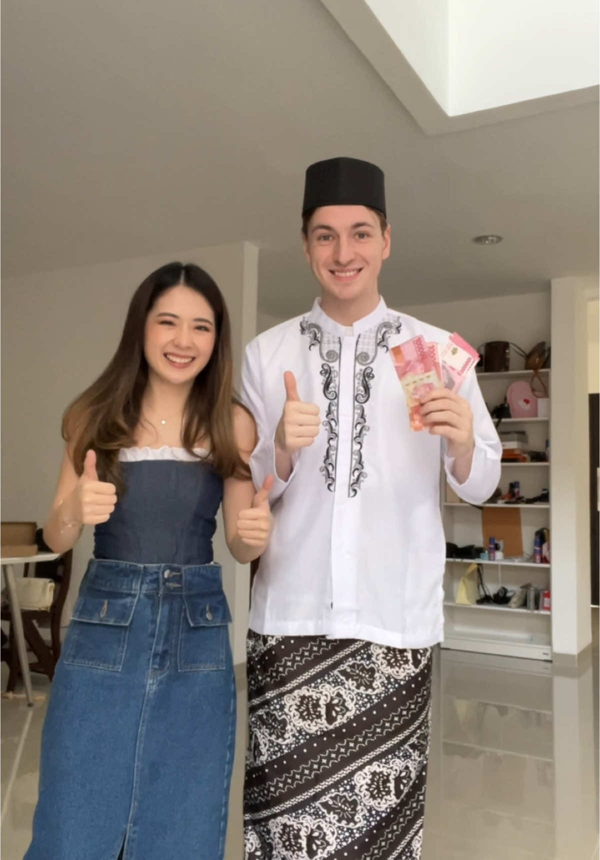 auranya kayak baru keluar pesantren #Vlog #funny #cicimasbule #mixedcouple #romanticcouple #pacarbule #takjil #coupletiktok #funnycouple 