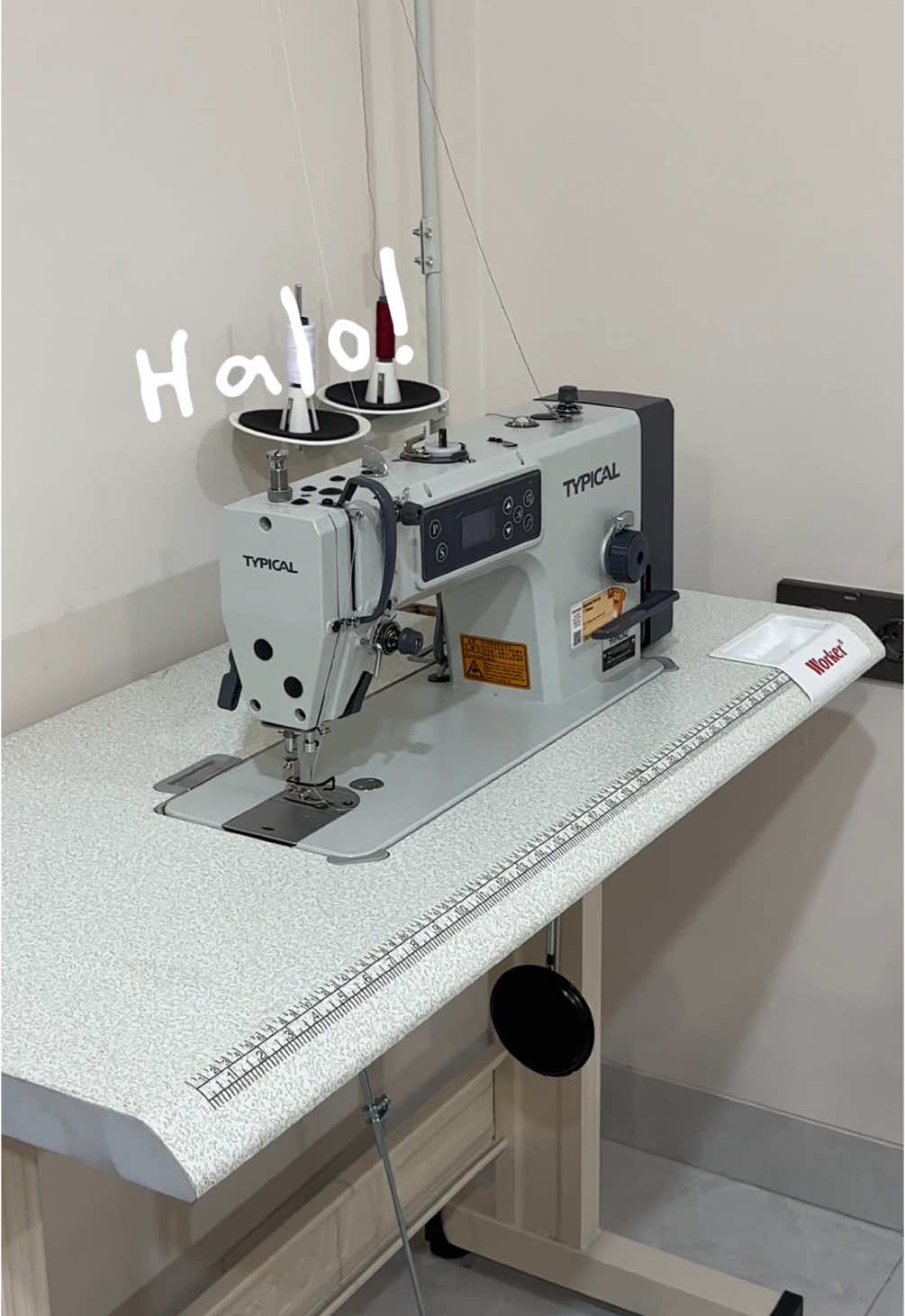 awwwww akhirnya punya mesin industrial di rumah 😭💕 ga sia2 nunggu lama krn yg ini canggih banget!! #mesinjahit #sewing #menjahit #jahit #diybaju #jahitbaju #typical #gc6158md2 