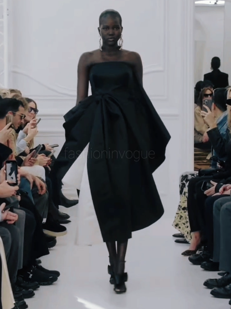 #AdutAkech for #Givenchy Fall Winter Womenswear 2025 - #fashion #model #Runway #fyp #fyppppppppppppppppppppppp 