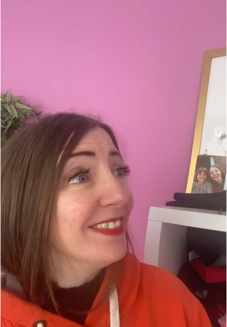 Wanneer je man naar Hawaï is 🤓 #grap #grappig #grapje #lachen #komedie #humor #mop #moppen #mopje #belgisch #nederlands #belgianblogger #leuven #antwerpen #gent #jennaminnie #ruben #mama #vrijdag #haha