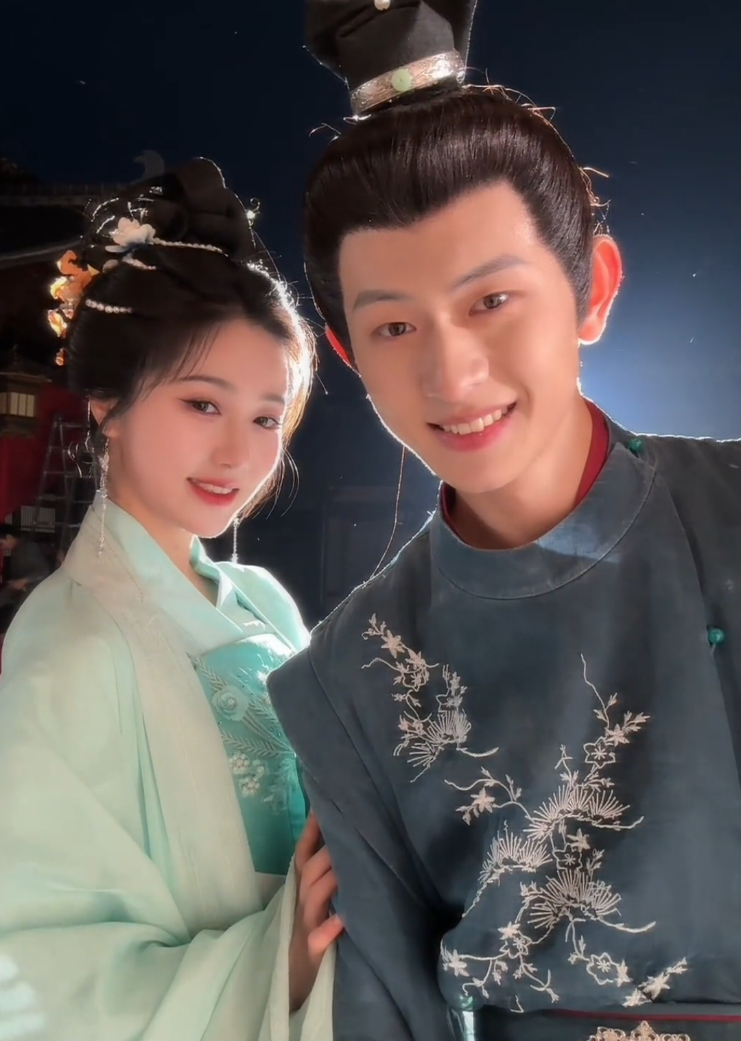 2 đứa nhỏ đu trend. 2 đứa nhỏ này mà xào cp, t nguyện ý ship :)))) đẹp đin~~~~~~~ #tranthiemtuong #陈添祥 #nhacvudinh #岳雨婷 #dienvienphimngantrungquoc #douyin 