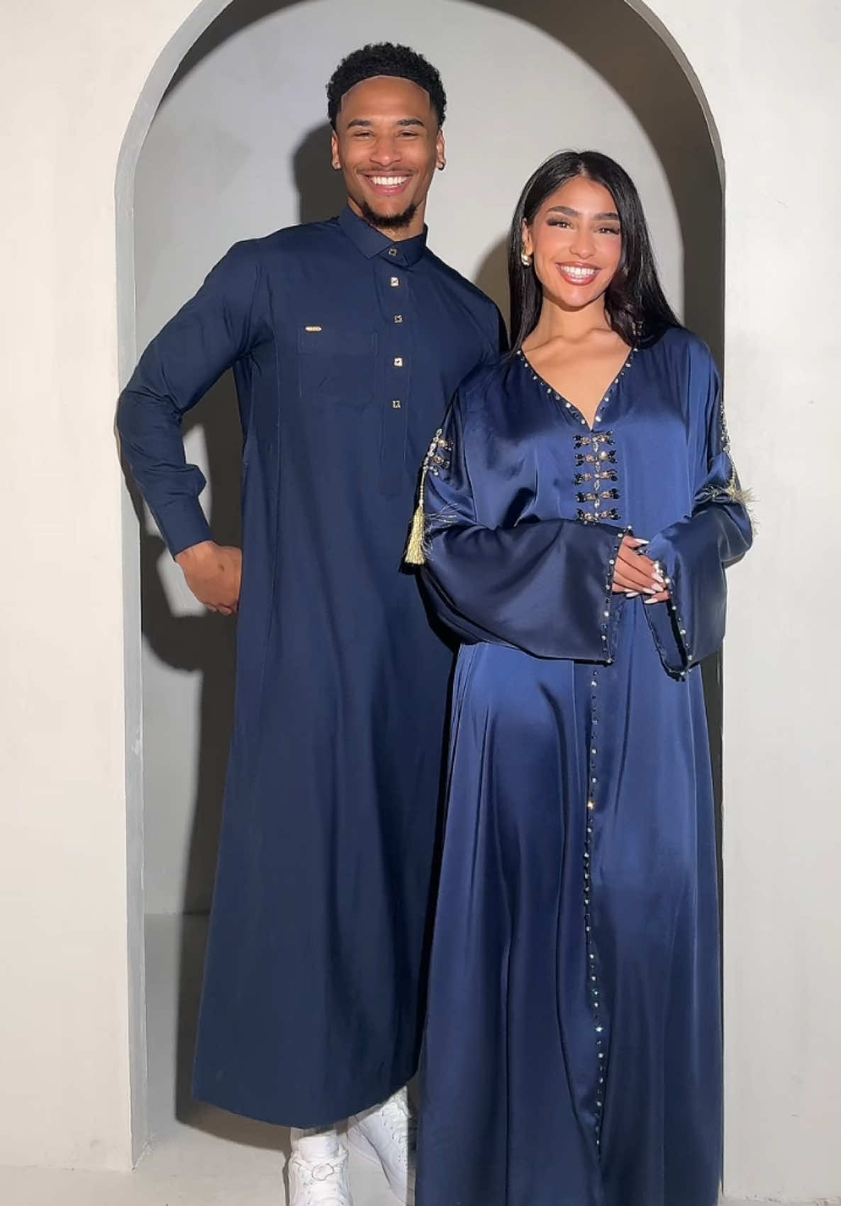 💙 #brentinyparis #abayagirls #couple #matching 