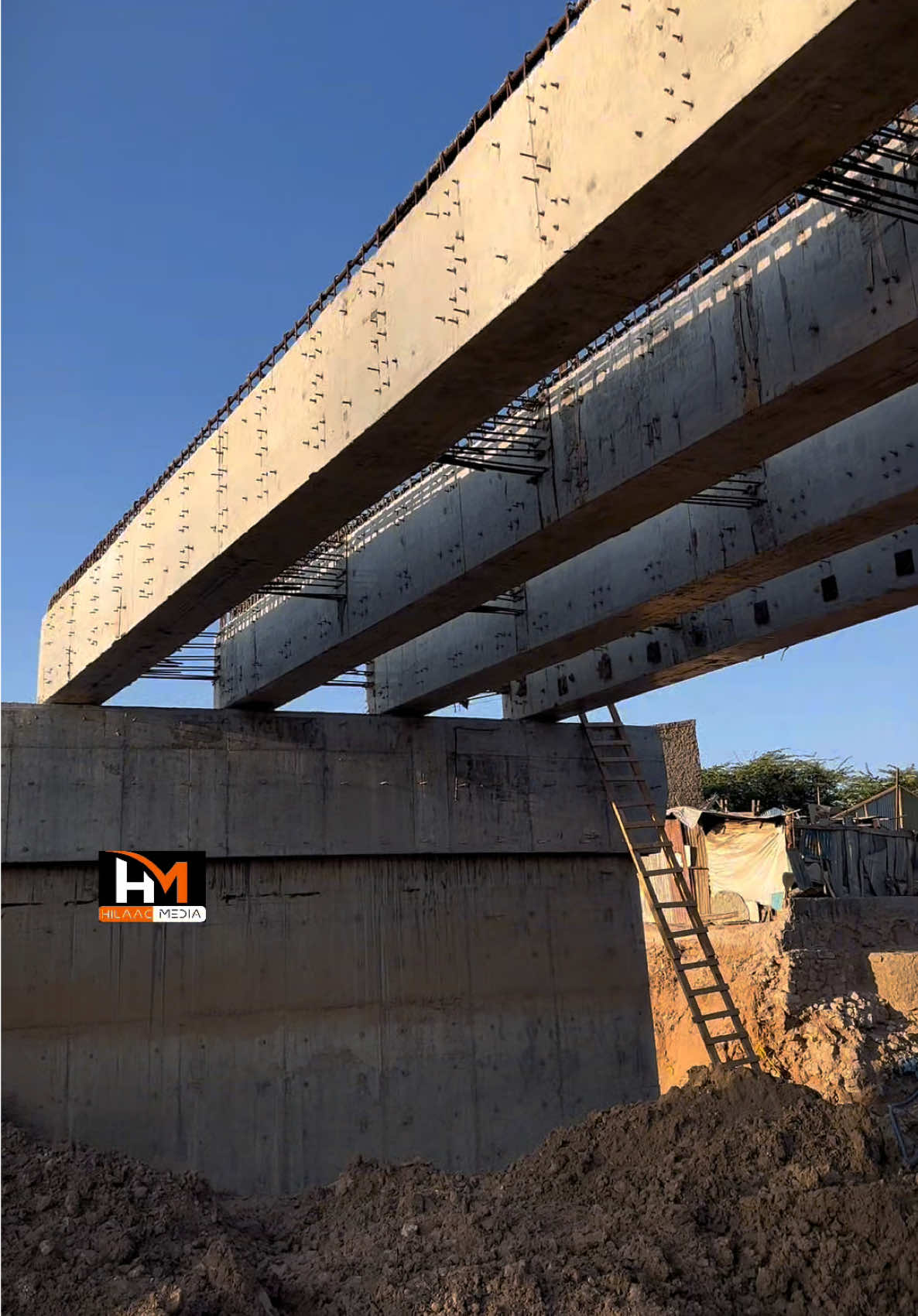 Biriishka jajabka oo gabo gabo ku dhow #hilaacmedia #videographer #build #viral_video #Ramadan #photography @abdirahmanaleeli📷 @Xaaji Dahabi @farhan_gahnoug @Mohamed.ilig 