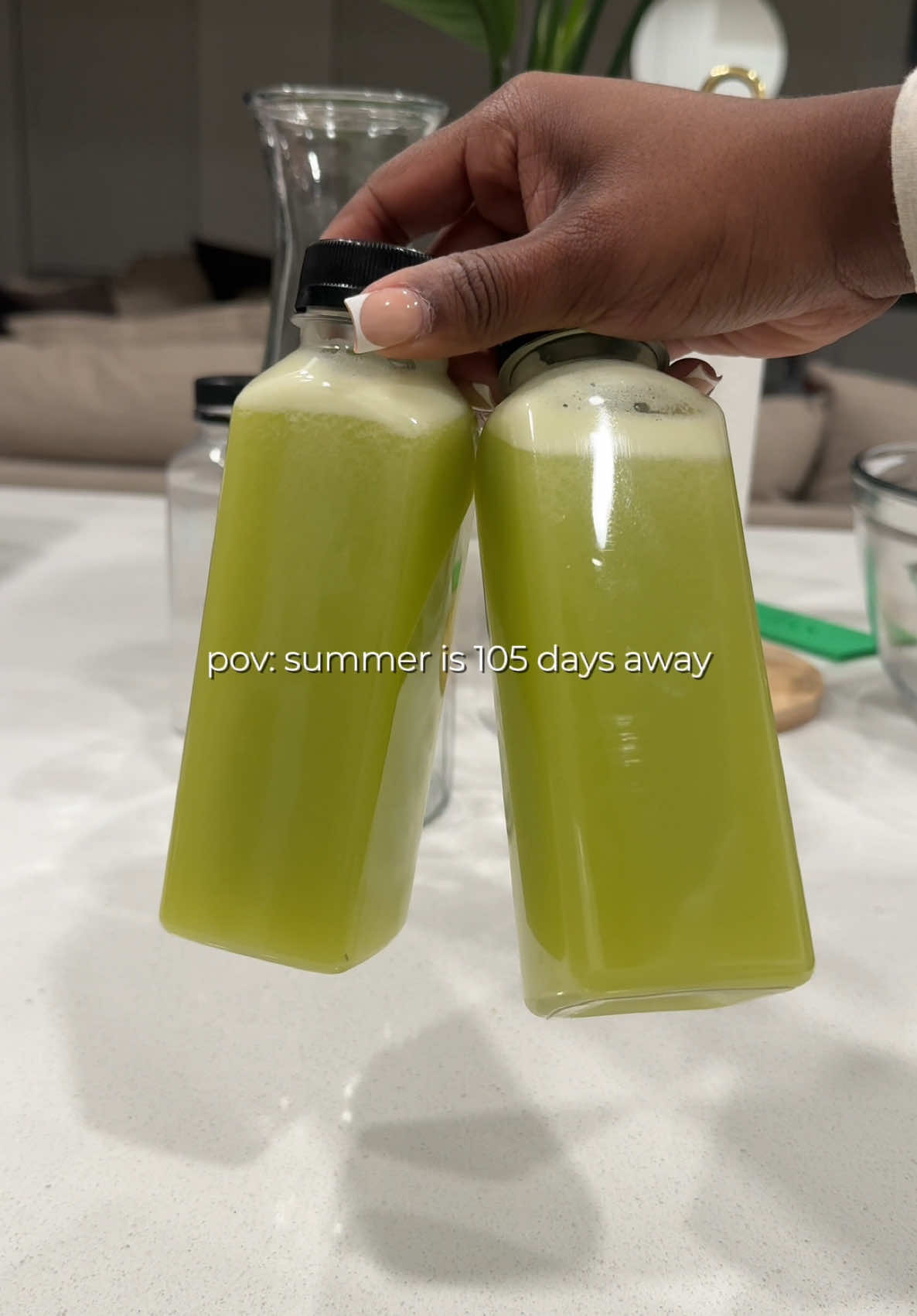 This green juice is so yummy! I used green apples, celery, pineapple, lemon, and ginger! 🍏🍋🍍 who else is trying to be snatched this summer?? #greenjuice #greenjuicerecipe #healthy #juicing #juicingrecipes #summerbody 