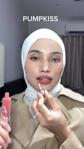 Cepat tekan beg kuning untuk dapatkan glowy lips oil raya korang! ❤️