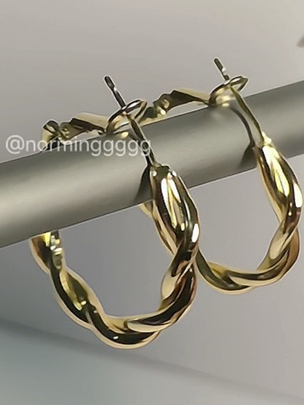 twisted hoop earrings for women ✨ #earrings #nontarnish #earringsforwomen #jewelry #fyp #creatorsearchinsights 