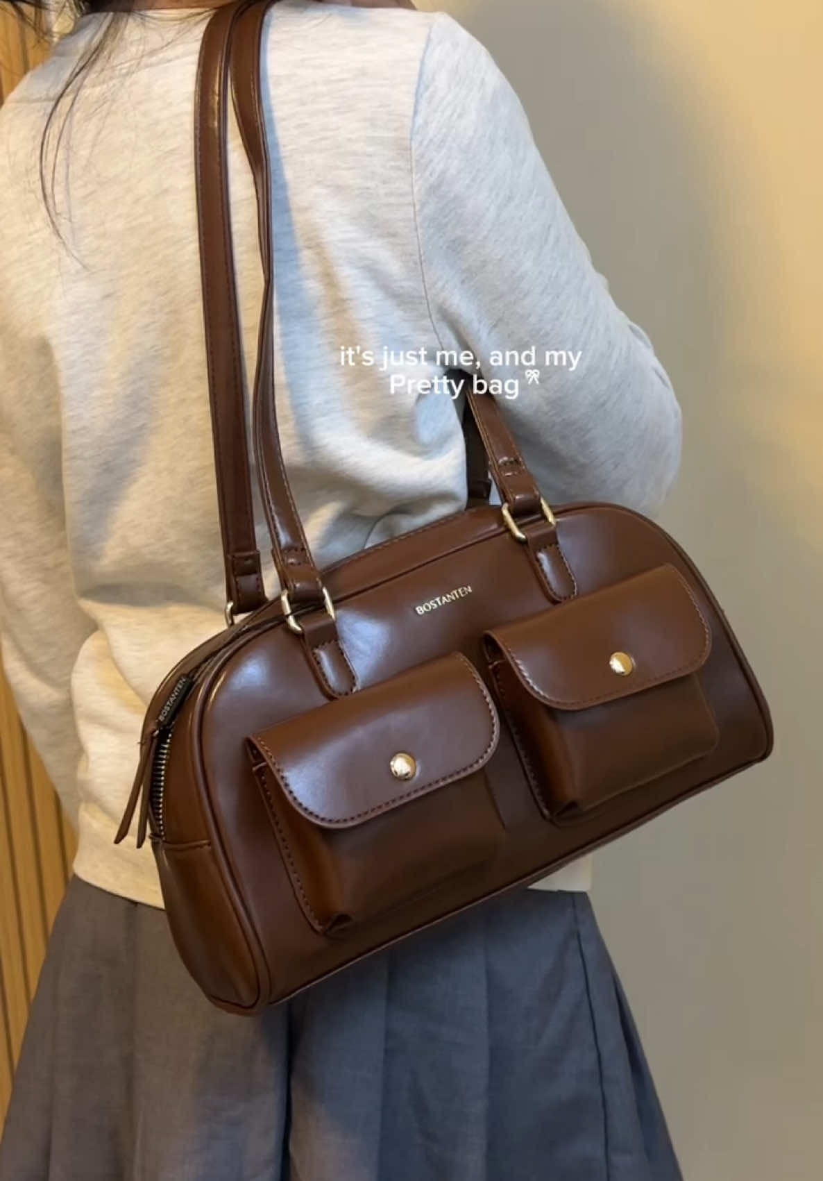 It's just me and my pretty bag @Bostanten #retrobag #bostanten #shoulderbag #ladiesbag 