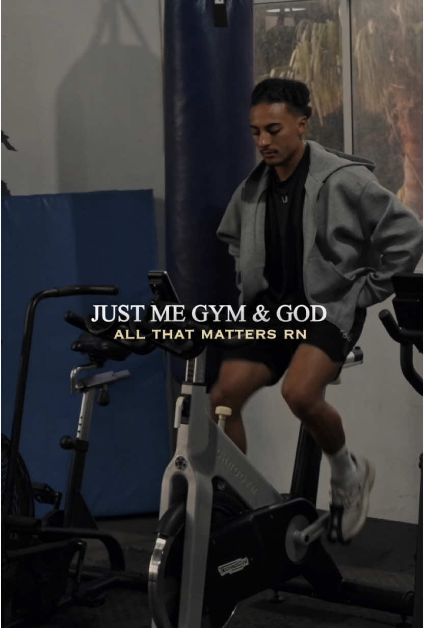 we focused. #godfirst #allah #inspirationalquotes #motivation #lifestylechange #hybridathlete #Running 