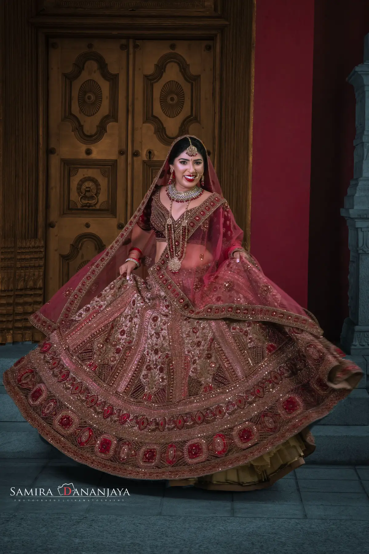 🥰 Luxury Bridel Dress Rental / First Fitton Rent Service 🥻🪡 Bridel Kandyn Dress Rental Collection    ❤️🫶 Starting 7500 ඉදලා ලෙහෙන්ගා තියෙනවා ඔයාගේ Bujets එකට ශොප් එකට ඇවිත් බලලා selecte කරගන්න පුළුවන් . Starting 20000 ඉදලා Bridel kandyn තියෙනවා  Appointment එකක් අනිවාර්යයෙන් අරන් එන්න . එන්න කලින් දවසේ කෝල් කරලා  එන දවසට ඇදලා බලලා Final කරගෙන Advance කරලා ඔයාගේ date එක book කරගන්න පුළුවන් .    * බලලා ගිහින් පස්සේ book කරන්න හෝ Online Book කරන්න හැකියාවක් නැත.     * Dress එක බලන දවසේම එය Confim නම් Advance කරලා ඔබේ දිනයට වෙන් කරවාගන්න හැකියාව තියෙනවා. එක Bride කෙනෙක්ට එක Appointment එකක් පමණක් දෙන නිසා ඔබට appointment එක ලැබෙන දිනයෙදි ඔබට අවශය ඇදුම වෙන් කරවා ගන්න. First fitton rent සදහා පැමිණෙන අය තම්න්ට ඩිසයින් කරගන්න අවශය Dress Cord එක සහ ඒ පිලිබද ජායාරූප තිබේනම් අපගේ whatapp අංකය වෙත එවා මිල ගණන් කතා කරගෙන ආයතනට පැමිණෙන්න .@Ceylon Bridel & Luxury Sarees #viral #bridel #bridelook #bridelmakeup #viraltiktok 