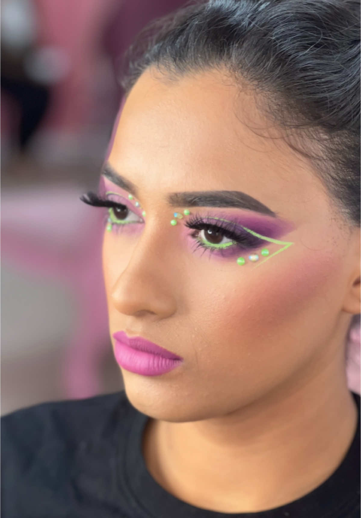 #carnival2025 #trinidadcarnival2025 #colorblocking #pinkyfied #makeup #mua #lovemyjob #beauty #green 