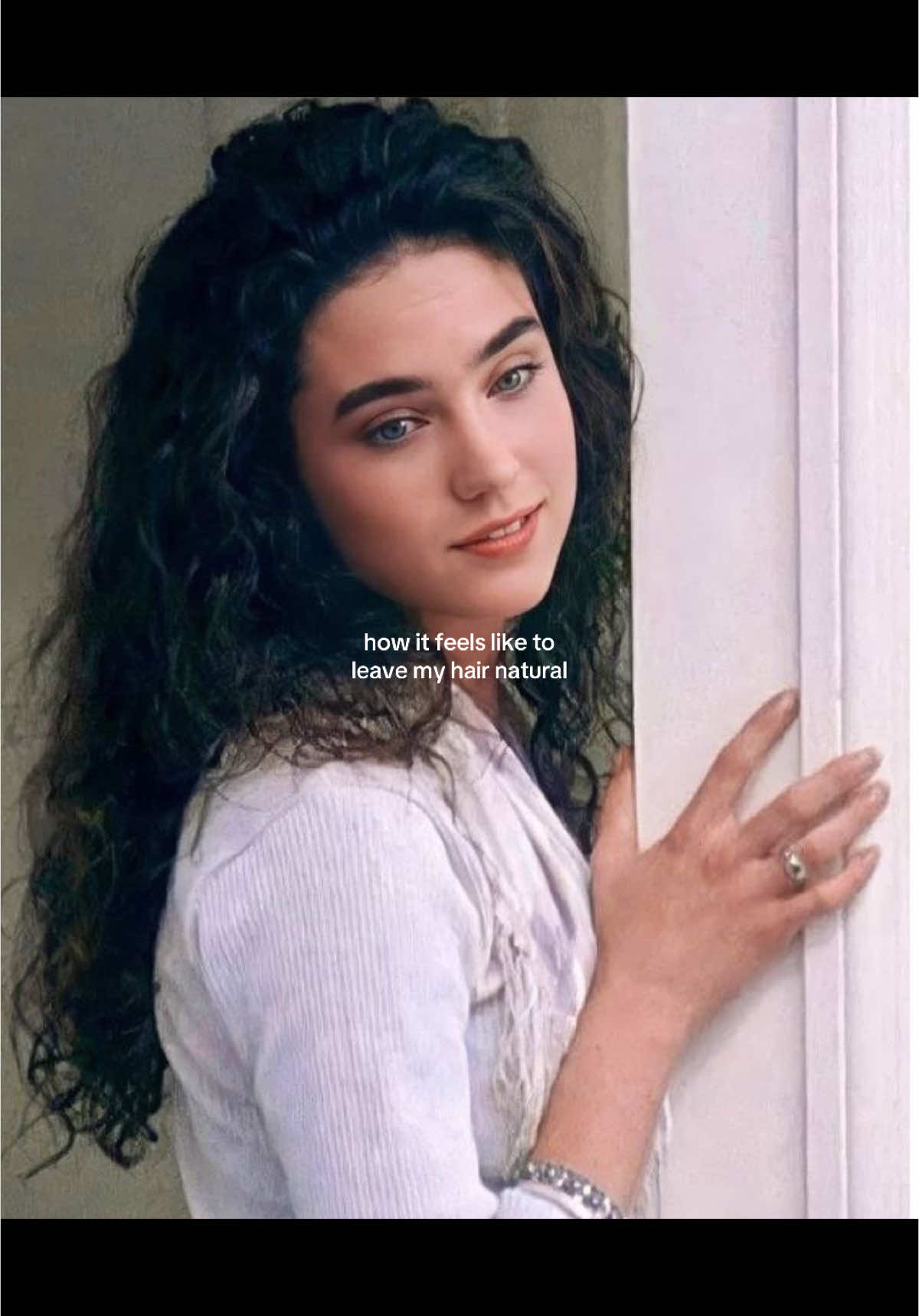 love n hate it at the same time #fyp #naturalhair #wavyhair #2000s #romcoms #curlyhair #hairstyle #pinterest #foryoupage 