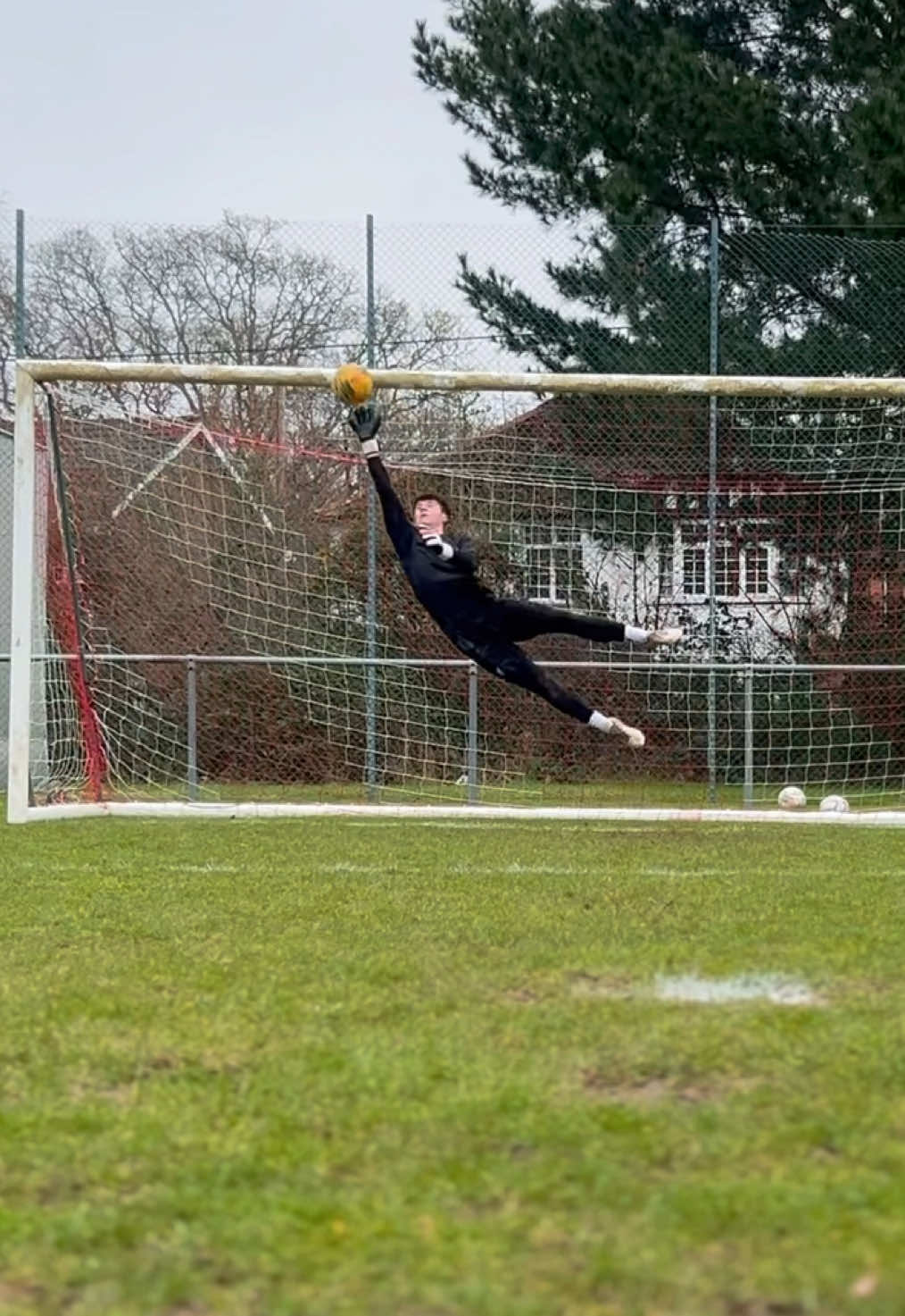 Good luck this weekend keepers🧤❤️#goalkeeper #goalkeepertraining 