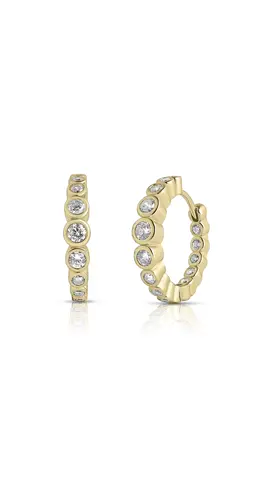 How to Take Professional Jewelry Photos on a White Background! ✨📸 Getting the perfect jewelry shot isn’t just about good lighting—it’s about controlling reflections and highlights! Here’s how I do it: 1️⃣ Softbox only – The light is too harsh, and there are strong reflections. Not the best look for jewelry! 2️⃣ Softbox + Reflector – A bit better! The reflector bounces light back onto the jewelry, softening shadows. But it’s still not perfect. 3️⃣ Softbox + 2 Diffusers – Now we’re talking! Placing diffusers on both sides softens the light and reduces harsh reflections. This makes the jewelry look more natural and high-end. 🔍 Focus Bracketing is a MUST for jewelry photography! Since jewelry is small, normal photos often have a very shallow depth of field. Focus bracketing takes multiple images at different focus points and merges them, making sure the entire piece is sharp and in focus. Want to improve your jewelry photos? Try these tips and let me know if they help! 💡✨ #jewelryphotography #productphotographytips #productphotography #ugctips #productphotographyathome #produktfotograf #CapCut 