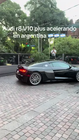 Suban el volumen y disfruten!!!!  #buenos #aires #argentina #avenida #del #libertador #audi #r8 #V10 #plus #carspotter #carspotting #videography #videoviral #carphotography #fypシ゚ #fypviralシ 