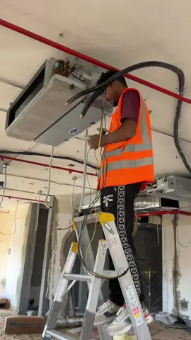 Hvac technician #اكسبلورexplore #fypシ゚viral #copper #foryouofficial🖤 #hvac #fypシ゚viral 