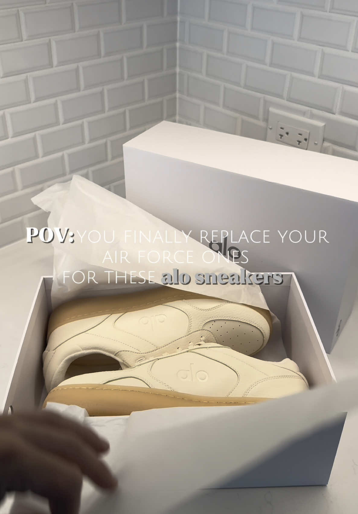 It’s 2025, it’s time…. Alo recovery sneakers are one of my go to sneakers in the current rotation. Durable and easy to pair with just about anything. Exact products in my LTK.  #mensfashion #alo #aloyoga #sneakers #airforce1 #af1 