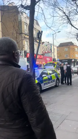 Action on Walworth Road East Street market police 👮  victim ambulance emergency main road  🛣️ #99#999🚨🚑#on#ontheroad