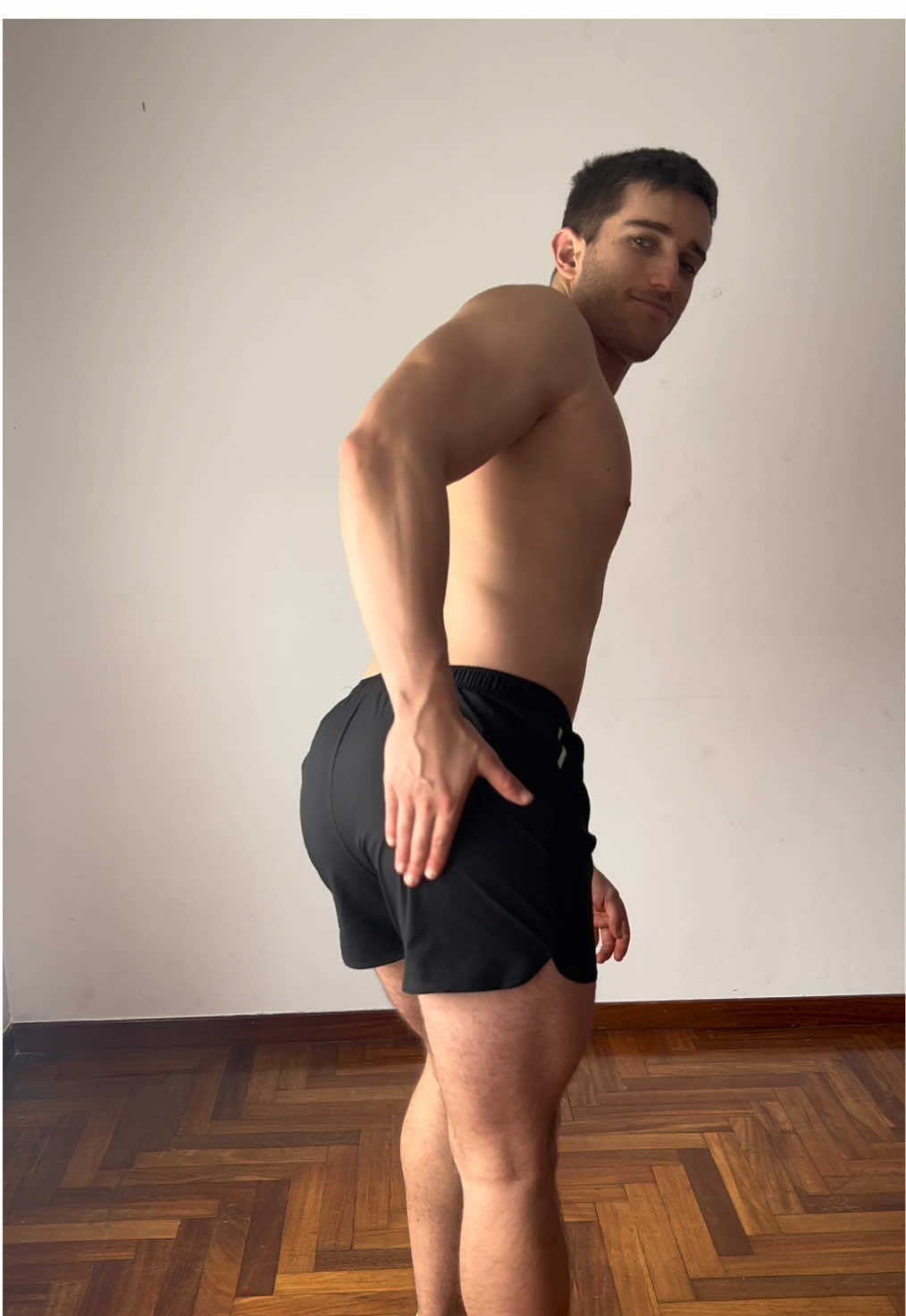 ¡Glúteos fuertes desde casa! 💪 Transforma tus glúteos con esta rutina de ejercicios en casa, sin necesidad de equipo. Sígueme para más rutinas efectivas y consejos de entrenamiento. #fitnessencasa #gluteworkout #entrenamientoencasa #gluteos #ejerciciosencasa #fitnessmotivation #coachonline