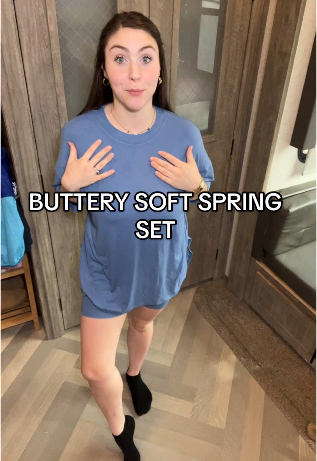 I know so many have the fall/winter set of this!! I love it!! #springset #womensfashion #butterysoft #prettygardenclothing #twopieceset #comfyset #loungewear #loungewearstyle #loungewearsets 