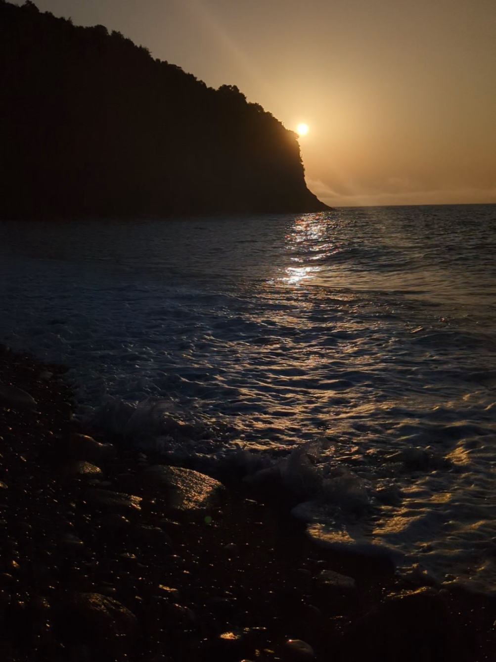 Sunset... #sonnenuntergang #sunsetlover #sunsetvibes #atardecer #pordosol #beachvibes #hearmycry #mysticroots 