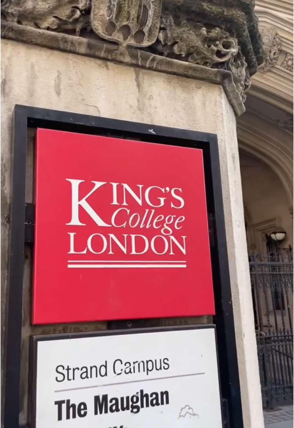 Come study with us !! Hell n back fr fr @alicepealling5 @gracie #ditl #kcl #londontiktok #london #student #guidos #gym 