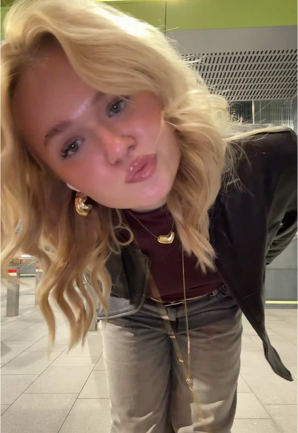 ich brauch gute vanille parfum vorschläge?? @makko #makko #fyp #outfit #relatable #vanilla #parfum #streit #wien 
