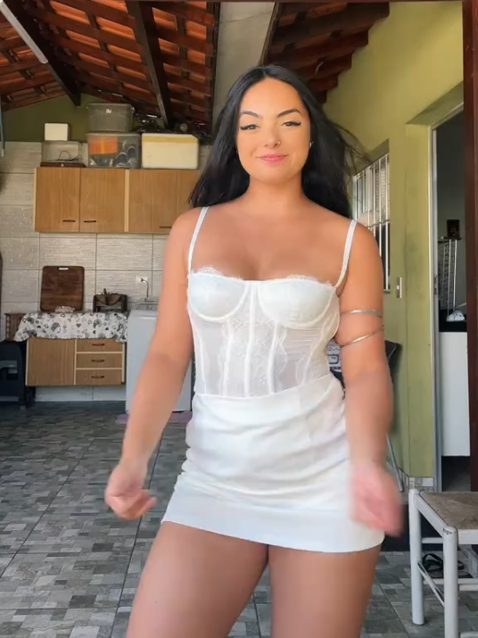 🍓 Melhores Dancinhas 🍓   @Beatriz Araujo  ❤️  . . ##foryou  #dancasdomomento #dancinhasdotiktok2025  #dance #flypシ