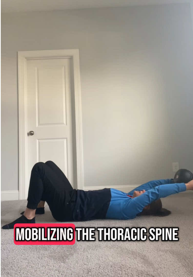 Thoracic extension is key for any pain free overhead movement! Try this exercise to help with lengthening the lats and mobilizing the thoracic spine! #physiotherapy #physicaltherapy #movement #exercises #exerciseathome #thoracicmobility #kettlebell #mobility #swimming #streamline 
